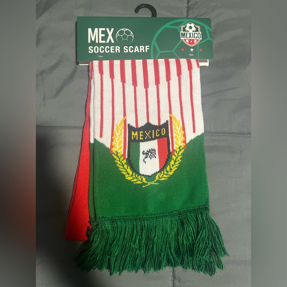 Mexico Soccer Scarf with Crest